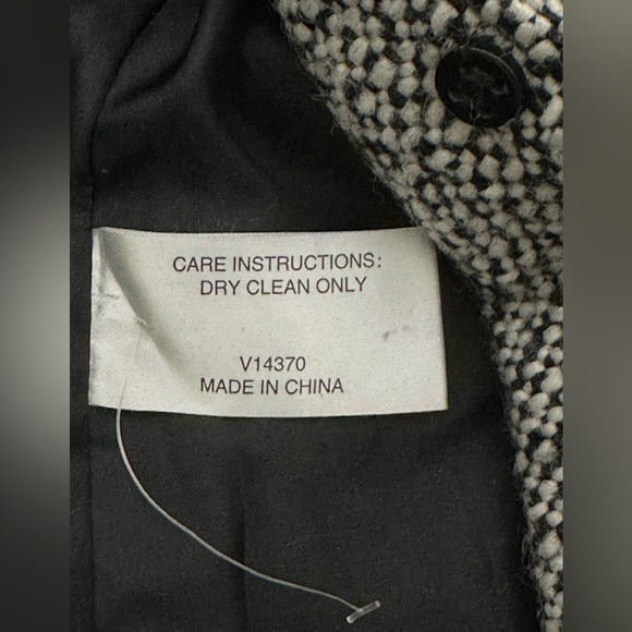 Gallery New York Belted Tweed Coat with Hood - Size L - Picture 10 of 10